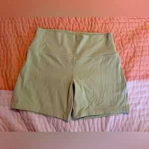 Lululemon Align High-Rise shorts 4”